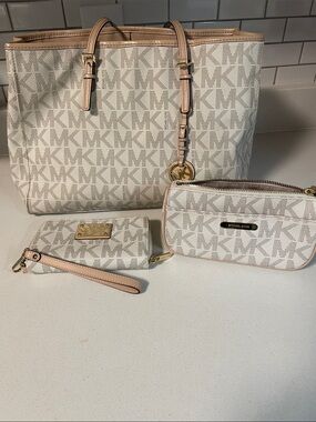 Michael Kors Beige Logo Tote, Wristlet and Pouch Excellent condition